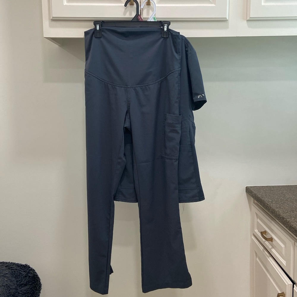 Med Couture Gray Scrub Set Small Maternity